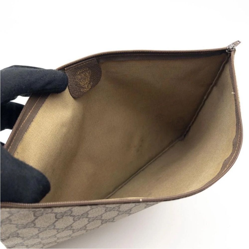 Gucci Brown Monogram Clutch - Picture 2 of 10
